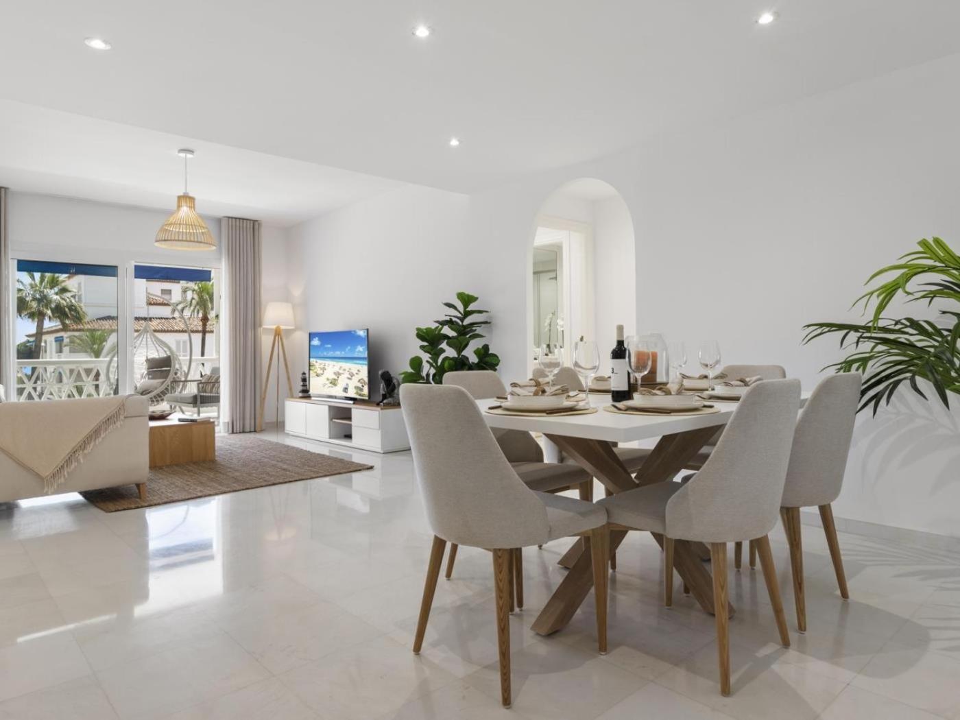 Apartamento Puerto Banus 3 Bedroom *